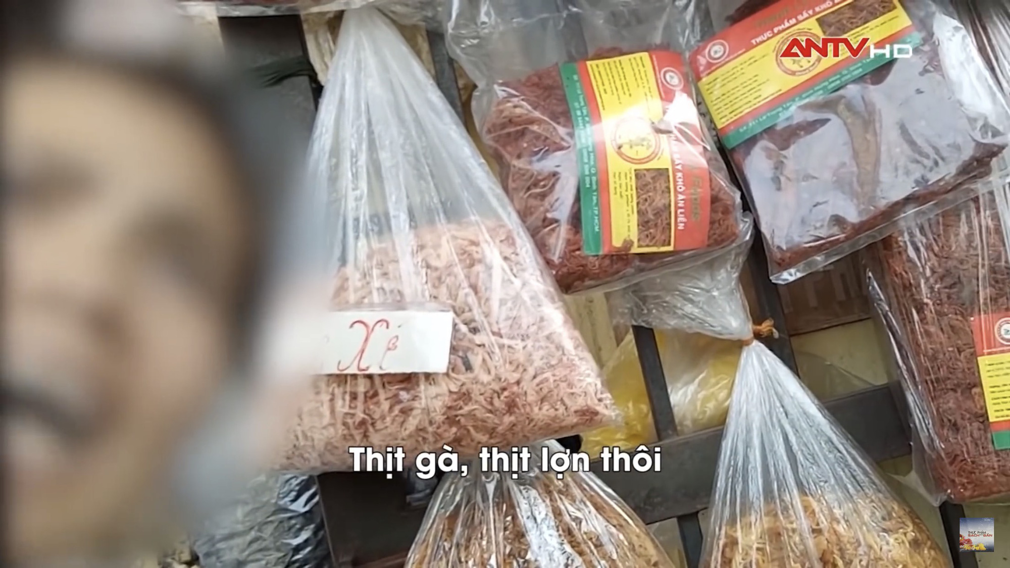 Cận Tết 2020, hãy cảnh giác với loại thịt bò khô làm từ phổi lợn, tẩm phẩm màu nếu không muốn ngộ độc, ung thư! - Ảnh 4. Cận Tết 2020, hãy cảnh giác với loại thịt bò khô làm từ phổi lợn, tẩm phẩm màu nếu không muốn ngộ độc, ung thư! - Ảnh 4.