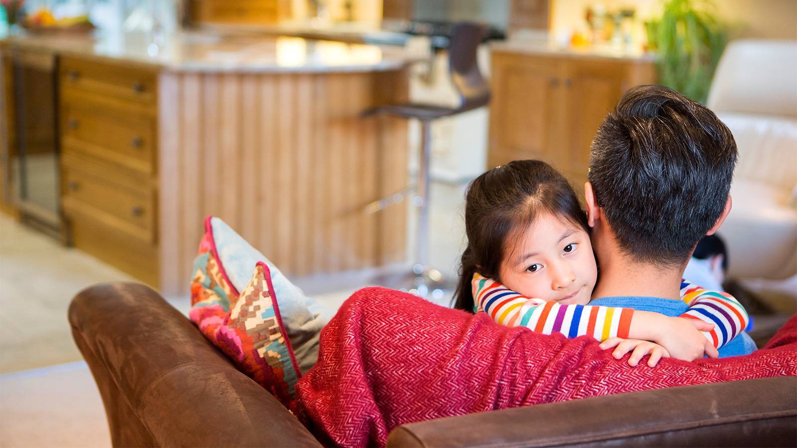 Lỡ mắng mỏ con quá nặng lời thì đây chính là điều cha mẹ nên làm để trẻ không bị tổn thương về sau - Ảnh 2. Lỡ mắng mỏ con quá nặng lời thì đây chính là điều cha mẹ nên làm để trẻ không bị tổn thương về sau - Ảnh 2.