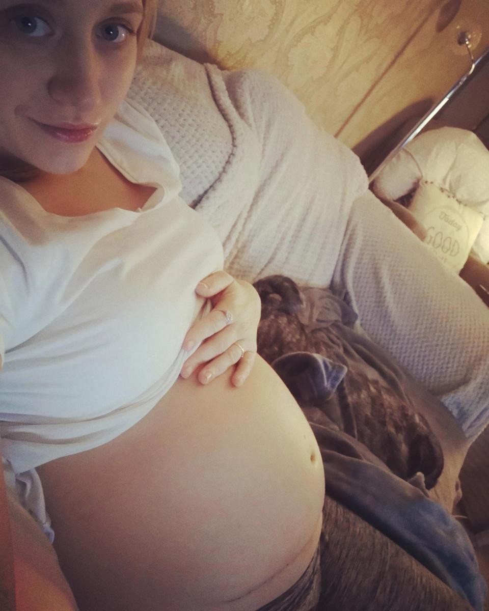 Chuyện thật như đùa: Mẹ mang thai được phẫu thuật lấy con ra ngoài để chữa bệnh, sau đó lại đưa con trở vào bụng - Ảnh 1. Chuyện thật như đùa: Mẹ mang thai được phẫu thuật lấy con ra ngoài để chữa bệnh, sau đó lại đưa con trở vào bụng - Ảnh 1.