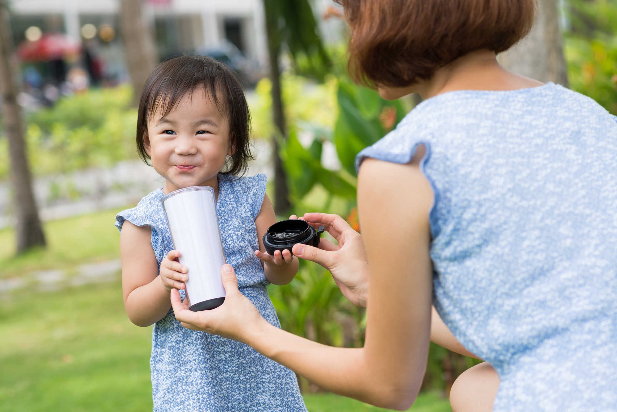 Những điều cha mẹ không hay biết về bổ sung canxi cho trẻ và lời khuyên chuẩn chỉ của bác sĩ nhi về vấn đề này - Ảnh 2. Những điều cha mẹ không hay biết về bổ sung canxi cho trẻ và lời khuyên chuẩn chỉ của bác sĩ nhi về vấn đề này - Ảnh 2.