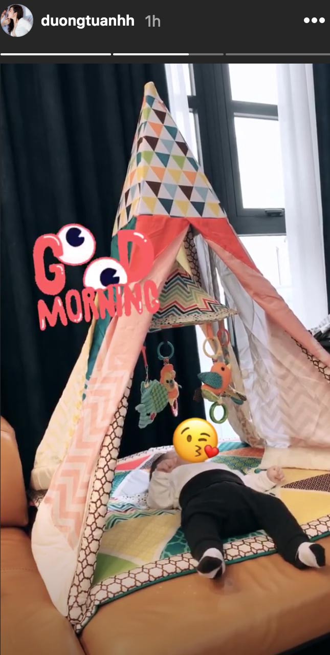 &Aacute; hậu T&uacute; Anh khoe cận cảnh to&agrave;n th&acirc;n của con trai, ng&agrave;y cậu nh&oacute;c đ&aacute;ng y&ecirc;u lộ diện c&oacute; lẽ kh&ocirc;ng c&ograve;n xa? - Ảnh 1.