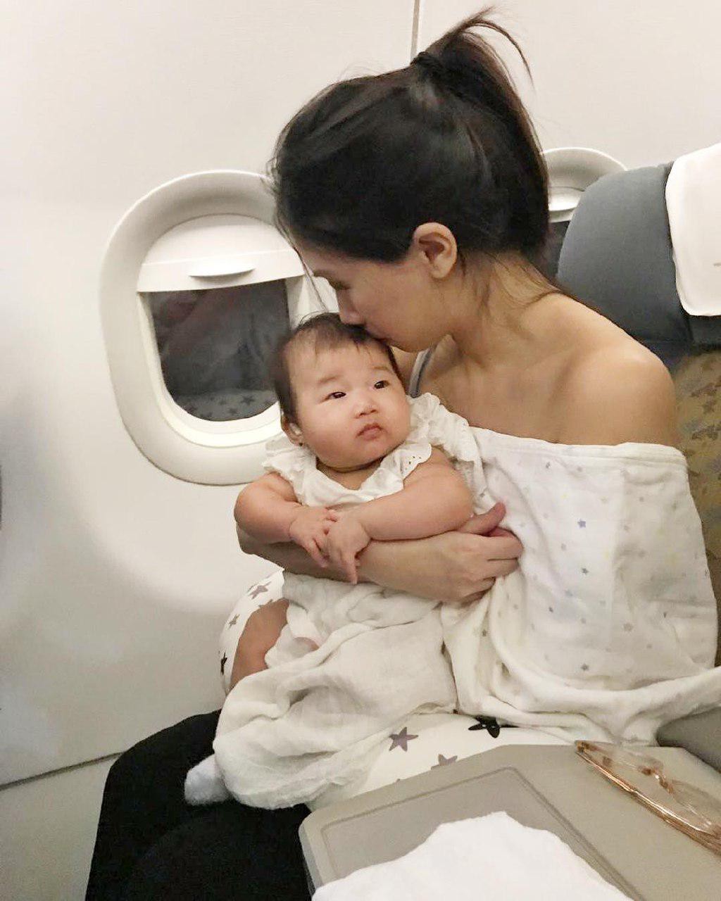 Lộ diện cháu gái của Tăng Thanh Hà: Mắt hí, má bánh bao ai thấy cũng yêu - Ảnh 5. Lộ diện cháu gái của Tăng Thanh Hà: Mắt hí, má bánh bao ai thấy cũng yêu - Ảnh 5.