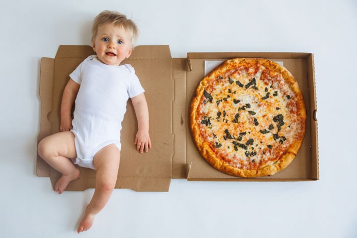 Không muốn chụp ảnh khi con lớn theo cách thông thường, bà mẹ khiến người xem phải thèm nhỏ rãi khi xem loạt ảnh sáng tạo có 1-0-2 này - Ảnh 13. Không muốn chụp ảnh khi con lớn theo cách thông thường, bà mẹ khiến người xem phải thèm nhỏ rãi khi xem loạt ảnh sáng tạo có 1-0-2 này - Ảnh 13.