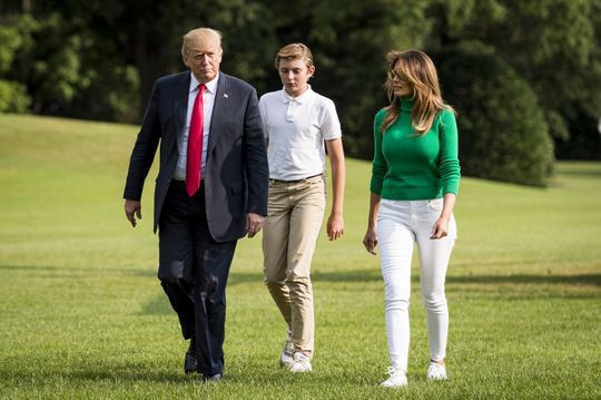Cậu út nhà Trump 12 tuổi đã cao hơn bố, đẹp trai không thua gì các sao nhí đình đám - Ảnh 4. Cậu út nhà Trump 12 tuổi đã cao hơn bố, đẹp trai không thua gì các sao nhí đình đám - Ảnh 4.