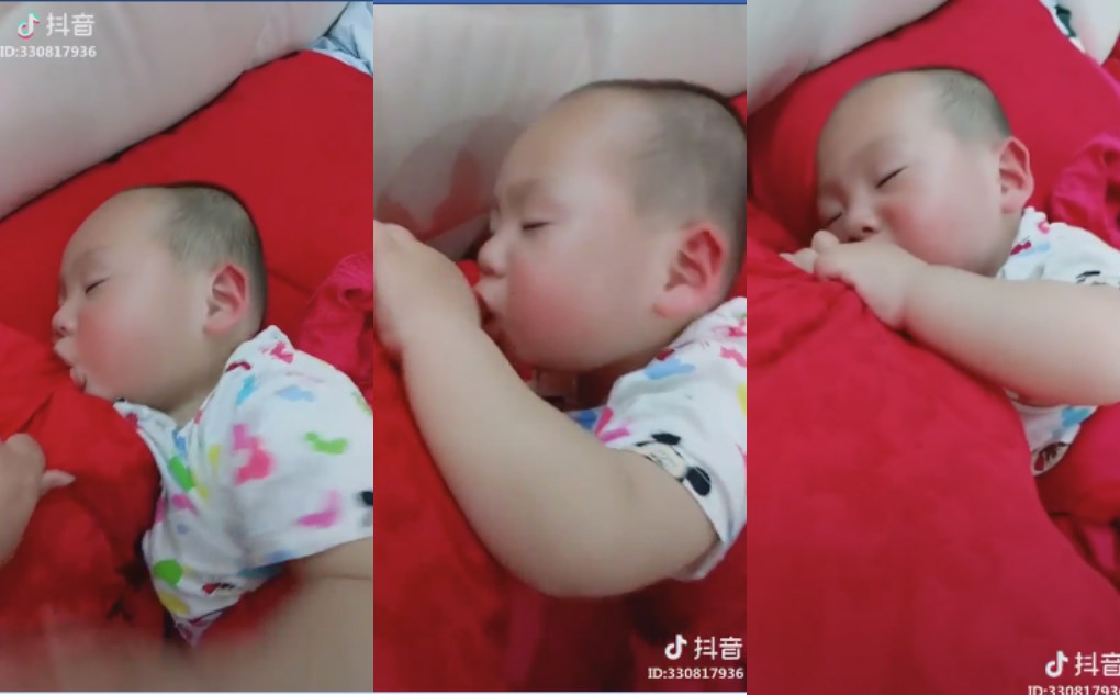 Nghiện ti mẹ tới nỗi đi ngủ cũng không buông, cậu bé khiến ai nấy cười ngất khi biết sự thật - Ảnh 2. Nghiện ti mẹ tới nỗi đi ngủ cũng không buông, cậu bé khiến ai nấy cười ngất khi biết sự thật - Ảnh 2.