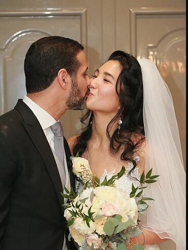 Đ&aacute;m cưới &Aacute; hậu Hong Kong v&agrave; chồng Ma Rốc nhận được sự ch&uacute; &yacute; bởi d&agrave;n sao đ&igrave;nh đ&aacute;m tham dự - Ảnh 2.