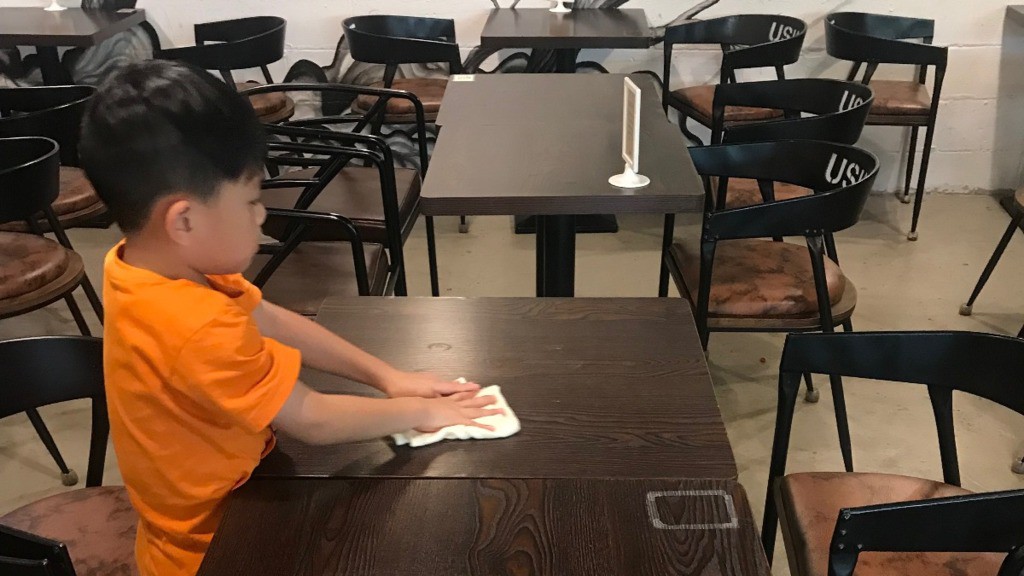 Cả hai con đều bị bệnh nặng, người mẹ quyết tâm làm điều này dù bị cả gia đình phản đối để luôn được gần con - Ảnh 3. Cả hai con đều bị bệnh nặng, người mẹ quyết tâm làm điều này dù bị cả gia đình phản đối để luôn được gần con - Ảnh 3.