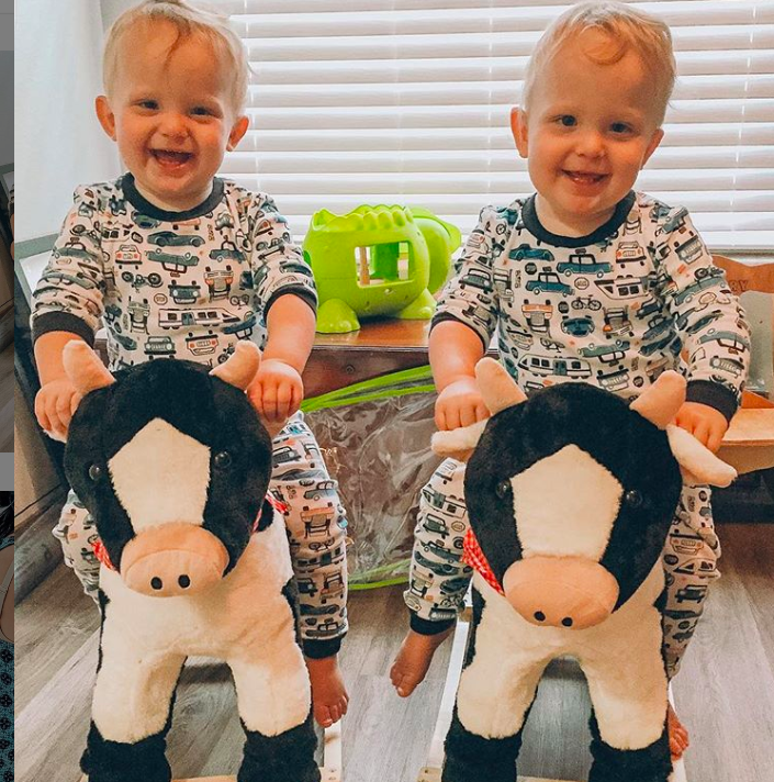 Chùm ảnh về cuộc sống của những mẹ bỉm sữa khi có con sinh đôi khiến ai nhìn vào cũng phải gật gù: Sao mà đúng thế? - Ảnh 9. Chùm ảnh về cuộc sống của những mẹ bỉm sữa khi có con sinh đôi khiến ai nhìn vào cũng phải gật gù: Sao mà đúng thế? - Ảnh 9.