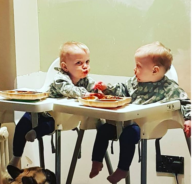 Chùm ảnh về cuộc sống của những mẹ bỉm sữa khi có con sinh đôi khiến ai nhìn vào cũng phải gật gù: Sao mà đúng thế? - Ảnh 12. Chùm ảnh về cuộc sống của những mẹ bỉm sữa khi có con sinh đôi khiến ai nhìn vào cũng phải gật gù: Sao mà đúng thế? - Ảnh 12.