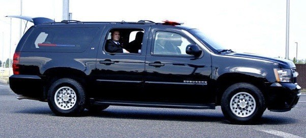 Cho&aacute;ng ngợp trước sự chặt chẽ v&agrave; lợi hại kh&oacute; tin của đo&agrave;n si&ecirc;u xe hộ tống Tổng thống Mỹ - Ảnh 7.