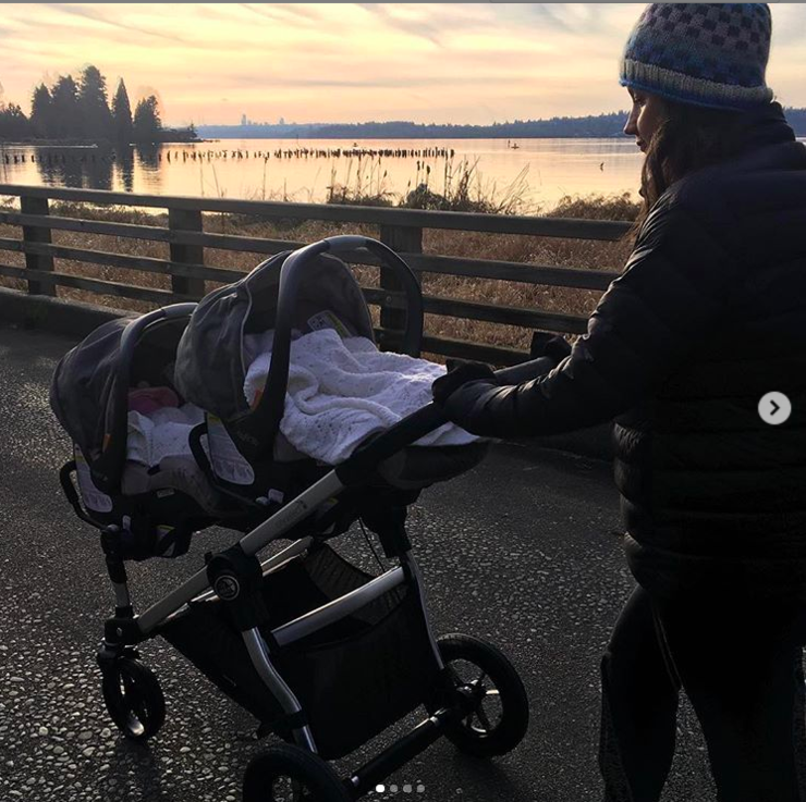 Chùm ảnh về cuộc sống của những mẹ bỉm sữa khi có con sinh đôi khiến ai nhìn vào cũng phải gật gù: Sao mà đúng thế? - Ảnh 14. Chùm ảnh về cuộc sống của những mẹ bỉm sữa khi có con sinh đôi khiến ai nhìn vào cũng phải gật gù: Sao mà đúng thế? - Ảnh 14.