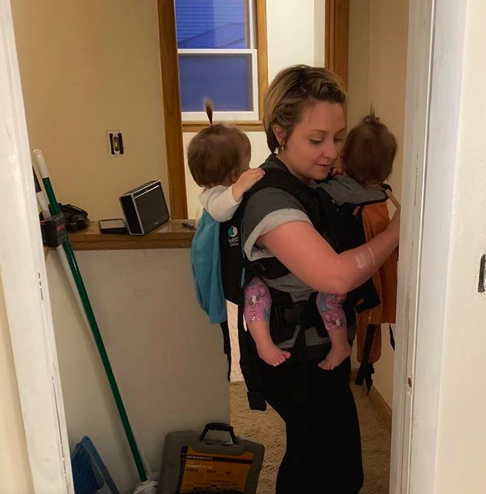 Chùm ảnh về cuộc sống của những mẹ bỉm sữa khi có con sinh đôi khiến ai nhìn vào cũng phải gật gù: Sao mà đúng thế? - Ảnh 5. Chùm ảnh về cuộc sống của những mẹ bỉm sữa khi có con sinh đôi khiến ai nhìn vào cũng phải gật gù: Sao mà đúng thế? - Ảnh 5.