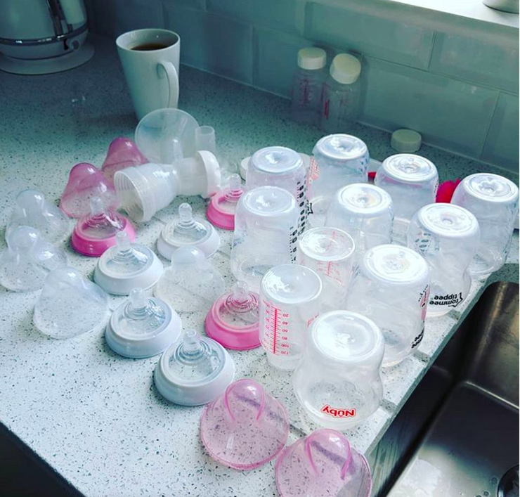 Chùm ảnh về cuộc sống của những mẹ bỉm sữa khi có con sinh đôi khiến ai nhìn vào cũng phải gật gù: Sao mà đúng thế? - Ảnh 3. Chùm ảnh về cuộc sống của những mẹ bỉm sữa khi có con sinh đôi khiến ai nhìn vào cũng phải gật gù: Sao mà đúng thế? - Ảnh 3.