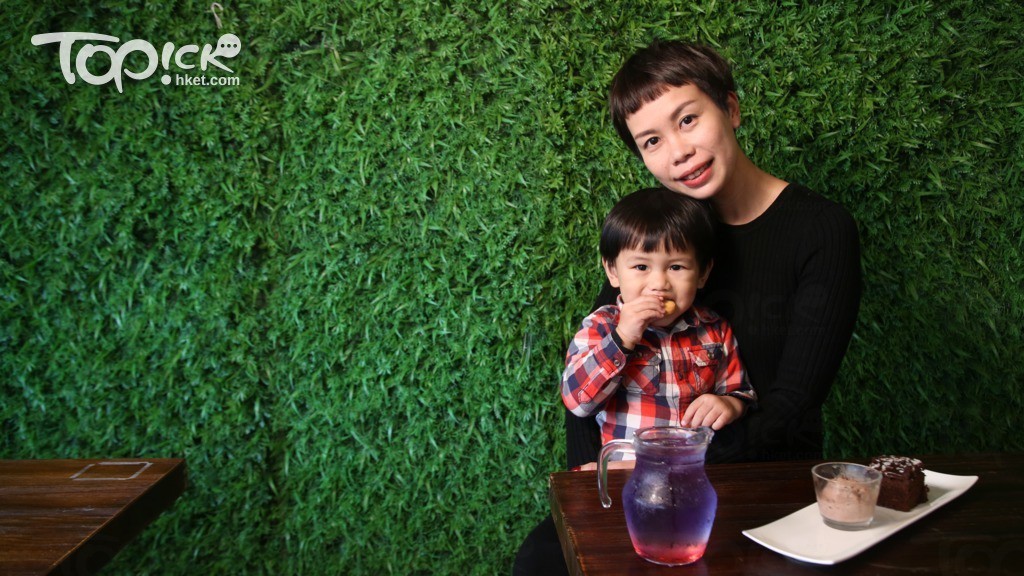 Cả hai con đều bị bệnh nặng, người mẹ quyết tâm làm điều này dù bị cả gia đình phản đối để luôn được gần con - Ảnh 1. Cả hai con đều bị bệnh nặng, người mẹ quyết tâm làm điều này dù bị cả gia đình phản đối để luôn được gần con - Ảnh 1.