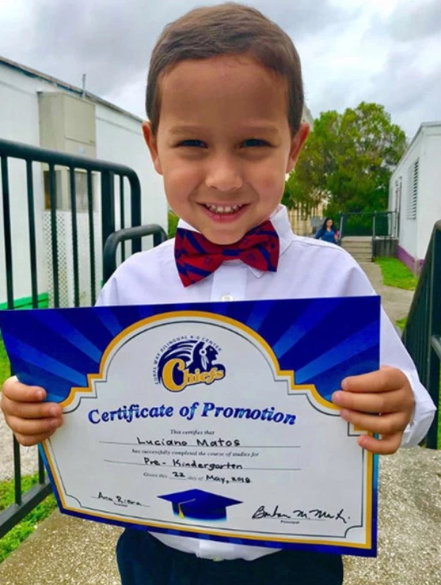 Sốc với cảnh b&agrave; mẹ n&eacute;m con trai 5 tuổi từ tầng 5 xuống đất rồi sau đ&oacute; nhảy lầu tự s&aacute;t - Ảnh 1.