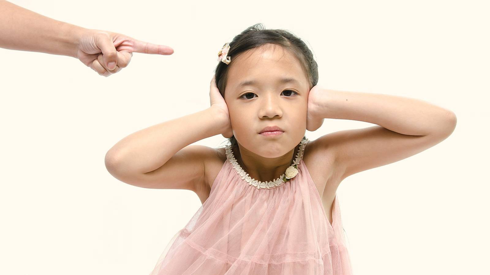 5 câu nói mà cha mẹ rất không nên nói với con cái, đặc biệt là trong những ngày Tết thế này - Ảnh 1. 5 câu nói mà cha mẹ rất không nên nói với con cái, đặc biệt là trong những ngày Tết thế này - Ảnh 1.