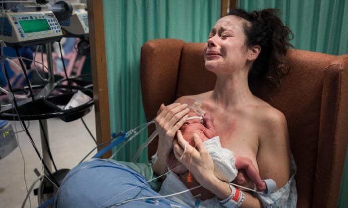 Nghẹt thở, xúc động và vỡ òa cảm xúc với loạt hình ảnh tái hiện vẻ đẹp khi sinh nở trong suốt đầu năm 2019 - Ảnh 8. Nghẹt thở, xúc động và vỡ òa cảm xúc với loạt hình ảnh tái hiện vẻ đẹp khi sinh nở trong suốt đầu năm 2019 - Ảnh 8.