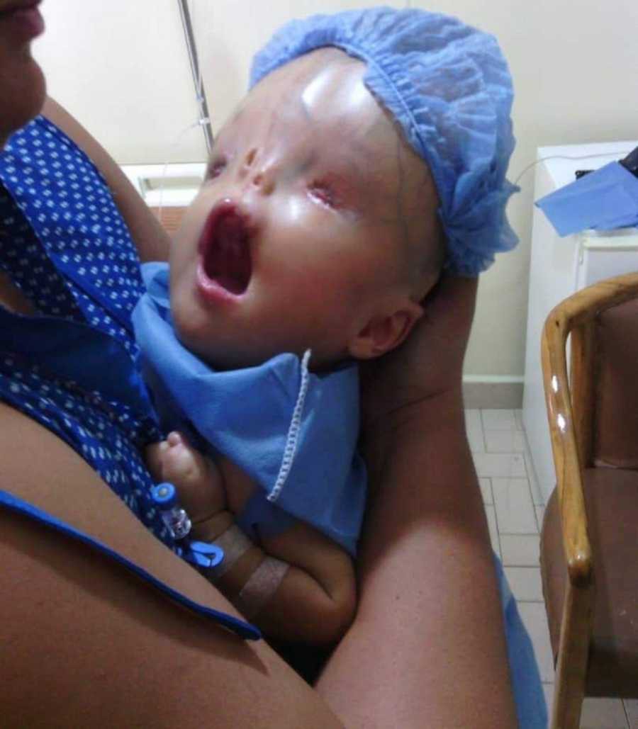 Bị đồn đoán muốn bỏ con vì vẻ ngoài xấu xí, người mẹ có cách đáp trả lại khiến ai nấy đều thán phục - Ảnh 2. Bị đồn đoán muốn bỏ con vì vẻ ngoài xấu xí, người mẹ có cách đáp trả lại khiến ai nấy đều thán phục - Ảnh 2.