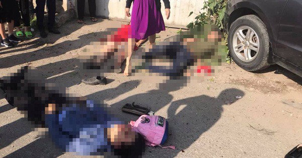 Vụ xe con 7 chỗ về ăn Tết bị xe kh&aacute;ch đ&acirc;m tr&uacute;ng, 3 người đ&atilde; tử vong - Ảnh 1.