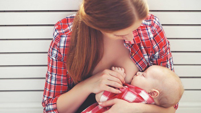 Muốn con không ngủ quên trong khi đang bú thì các mẹ hãy lập tức tham khảo ngay 8 cách sau - Ảnh 1. Muốn con không ngủ quên trong khi đang bú thì các mẹ hãy lập tức tham khảo ngay 8 cách sau - Ảnh 1.