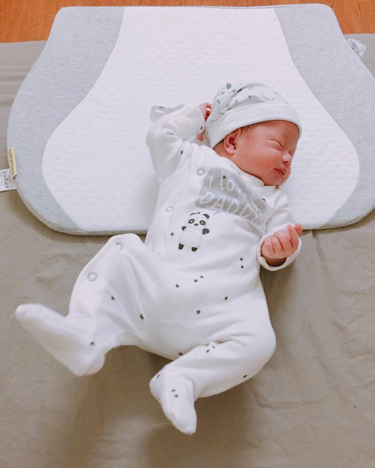 Luyện con ngủ xuyên đêm từ 2 tháng tuổi, 7h tối cặp bố mẹ Hà Nội đã có thể ra ngoài hẹn hò - Ảnh 4. Luyện con ngủ xuyên đêm từ 2 tháng tuổi, 7h tối cặp bố mẹ Hà Nội đã có thể ra ngoài hẹn hò - Ảnh 4.