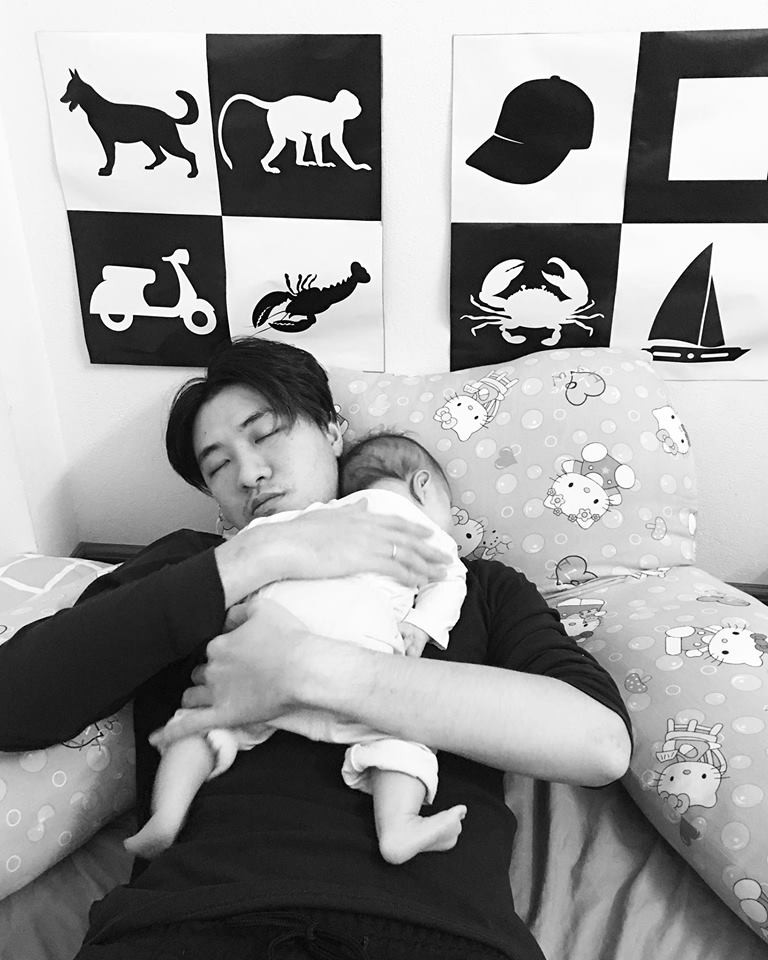 Luyện con ngủ xuyên đêm từ 2 tháng tuổi, 7h tối cặp bố mẹ Hà Nội đã có thể ra ngoài hẹn hò - Ảnh 10. Luyện con ngủ xuyên đêm từ 2 tháng tuổi, 7h tối cặp bố mẹ Hà Nội đã có thể ra ngoài hẹn hò - Ảnh 10.