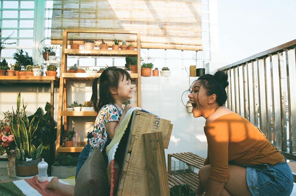 Các mẹ bỉm sữa xung quanh thi nhau luyện con ngủ, thế nhưng có nhiều mẹ lại thấy day dứt vô cùng bởi điều này và ca sỹ Phương Vy cũng vậy - Ảnh 2. Các mẹ bỉm sữa xung quanh thi nhau luyện con ngủ, thế nhưng có nhiều mẹ lại thấy day dứt vô cùng bởi điều này và ca sỹ Phương Vy cũng vậy - Ảnh 2.