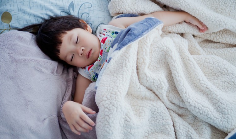 Mất ngủ, ngủ ngáy, mộng du là những vấn đề giấc ngủ của con không phải mẹ nào cũng nghĩ tới - Ảnh 4. Mất ngủ, ngủ ngáy, mộng du là những vấn đề giấc ngủ của con không phải mẹ nào cũng nghĩ tới - Ảnh 4.