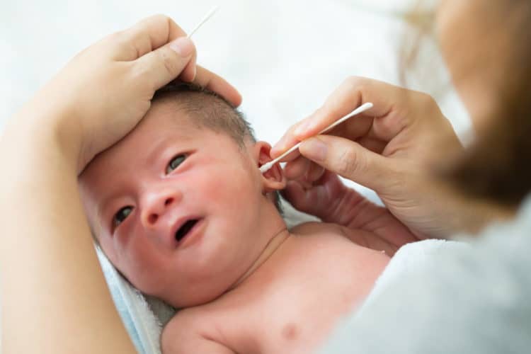 4 hành động có hại cho trẻ sơ sinh vô cùng mà người lớn vẫn hay mắc phải - Ảnh 4. 4 hành động có hại cho trẻ sơ sinh vô cùng mà người lớn vẫn hay mắc phải - Ảnh 4.