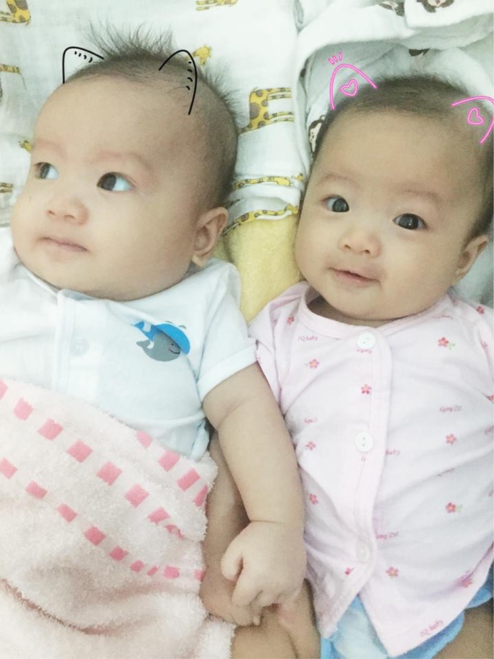 Sinh đôi 2 bé, tự một mình xoay xở nhưng mẹ 9X vẫn luyện con tự ngủ thành công nhờ phương pháp 6 bước - Ảnh 4. Sinh đôi 2 bé, tự một mình xoay xở nhưng mẹ 9X vẫn luyện con tự ngủ thành công nhờ phương pháp 6 bước - Ảnh 4.