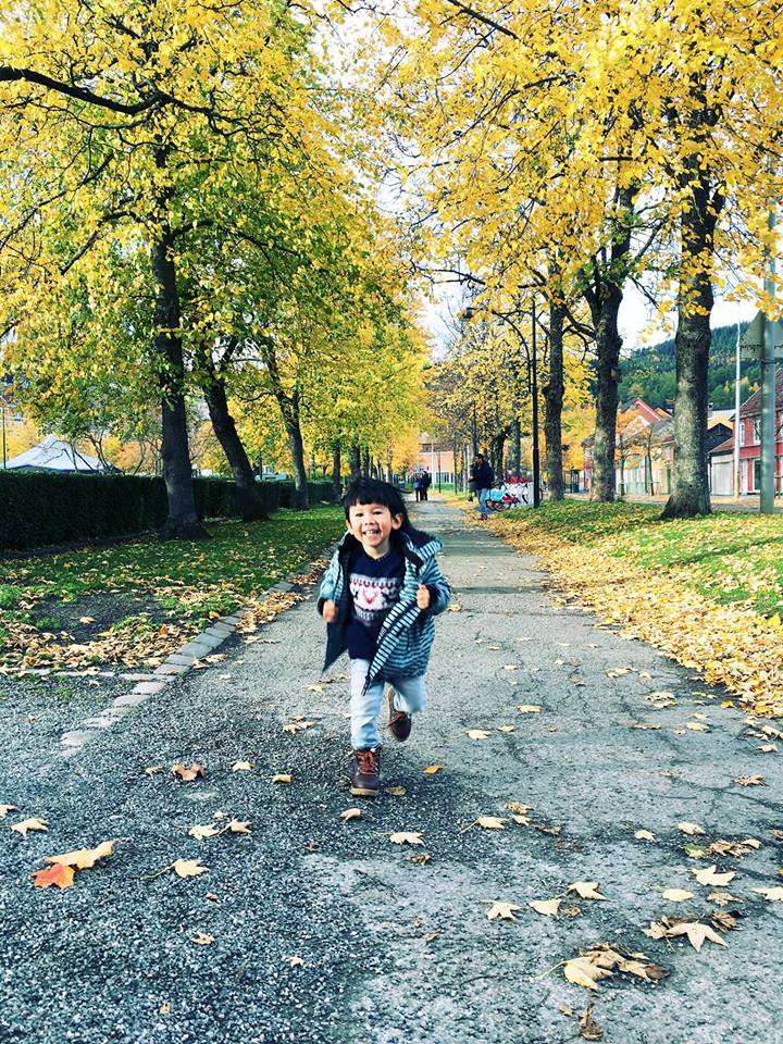 Cha mẹ không còn phải lo lắng việc con mình xem phải clip bẩn nữa nếu như biết cách dạy trẻ sử dụng mạng như người mẹ Việt này - Ảnh 1. Cha mẹ không còn phải lo lắng việc con mình xem phải clip bẩn nữa nếu như biết cách dạy trẻ sử dụng mạng như người mẹ Việt này - Ảnh 1.