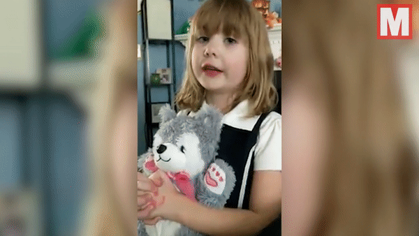 Sởn da gà đoạn clip bé gái 6 tuổi ôm gấu bông thẫn thờ nhẩm theo bài hát kỳ dị: Momo sẽ giết bạn - Ảnh 2. Sởn da gà đoạn clip bé gái 6 tuổi ôm gấu bông thẫn thờ nhẩm theo bài hát kỳ dị: Momo sẽ giết bạn - Ảnh 2.