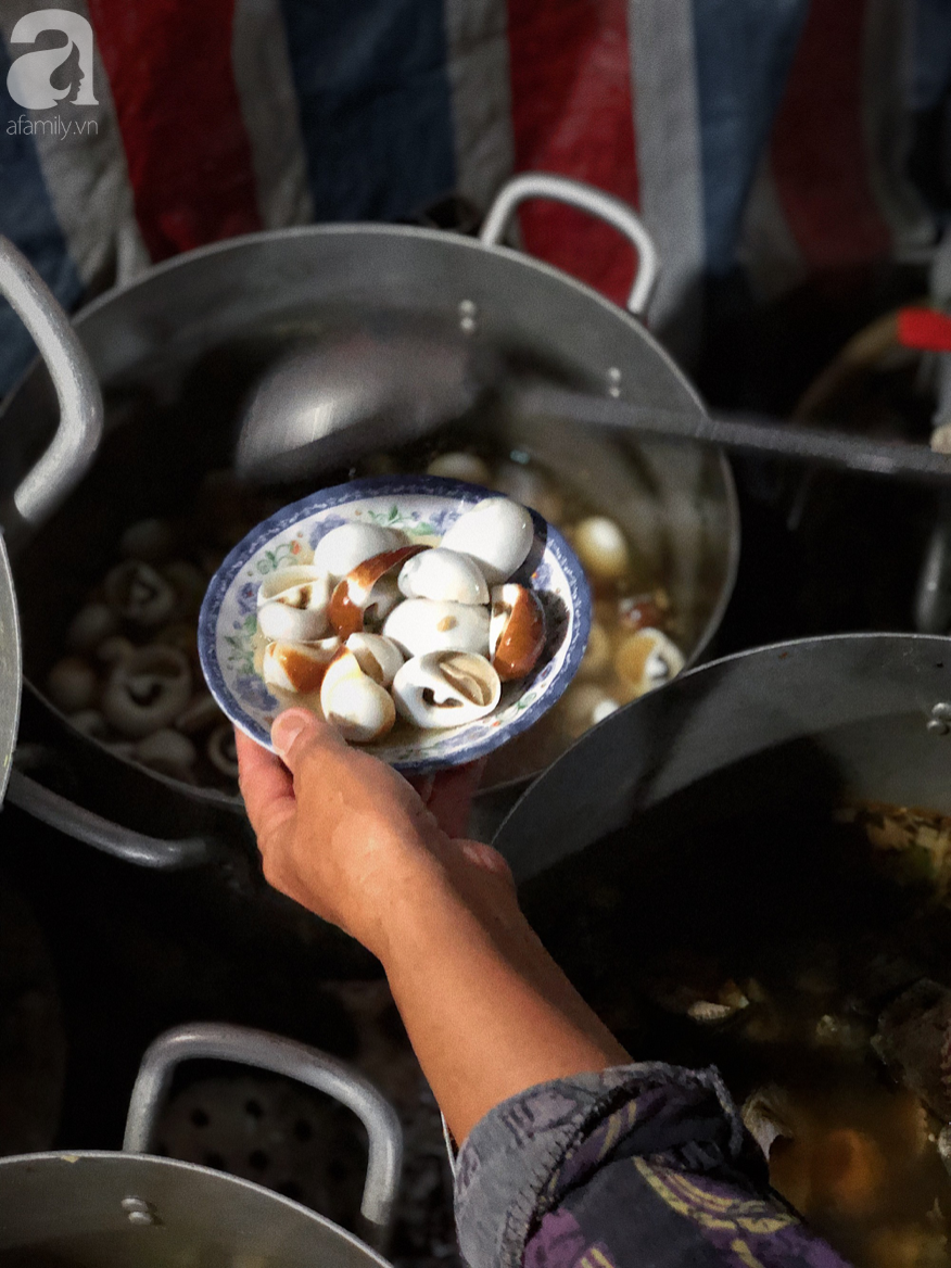 Mùa hè đi Quy Nhơn, hãy ghé ngay quán ốc siêu đông, gọi món không cần nhìn giá này: Ốc biển sang chảnh 20k/dĩa, hàu 5k/con - Ảnh 15. Mùa hè đi Quy Nhơn, hãy ghé ngay quán ốc siêu đông, gọi món không cần nhìn giá này: Ốc biển sang chảnh 20k/dĩa, hàu 5k/con - Ảnh 15.