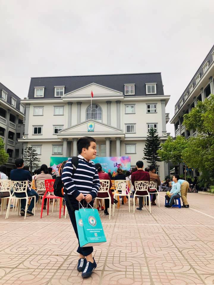 Người mẹ có con trai tự kỷ ngày nào còn bị gần chục trường từ chối, phải viết tâm thư tiếp thị cho con trai nay đã có một hành trình mới sắp bắt đầu - Ảnh 1. Người mẹ có con trai tự kỷ ngày nào còn bị gần chục trường từ chối, phải viết tâm thư tiếp thị cho con trai nay đã có một hành trình mới sắp bắt đầu - Ảnh 1.