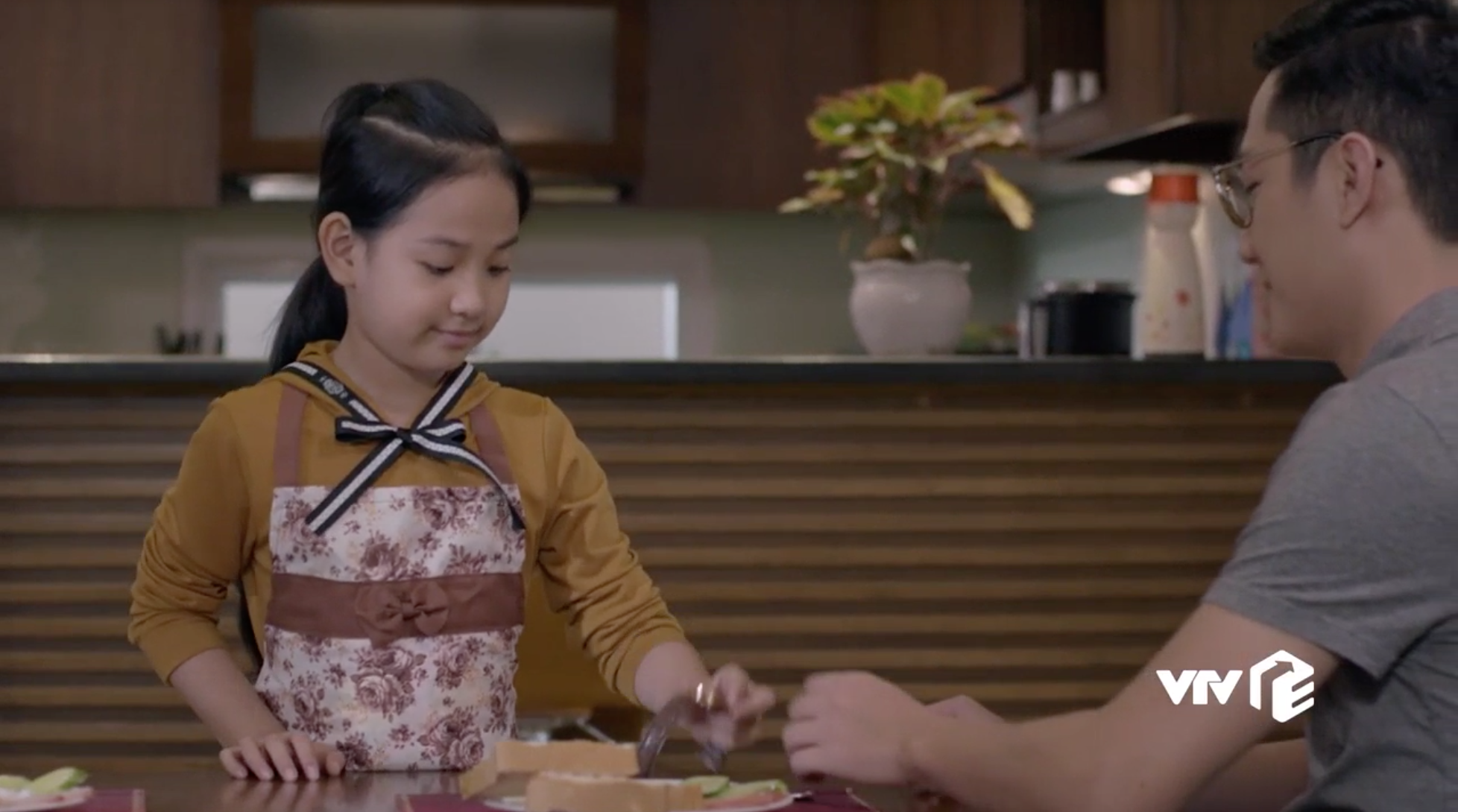 Những cô gái trong thành phố: Con gái Chí Nhân bỏ nhà đi sau khi phát hiện bí mật động trời - Ảnh 4. Những cô gái trong thành phố: Con gái Chí Nhân bỏ nhà đi sau khi phát hiện bí mật động trời - Ảnh 4.