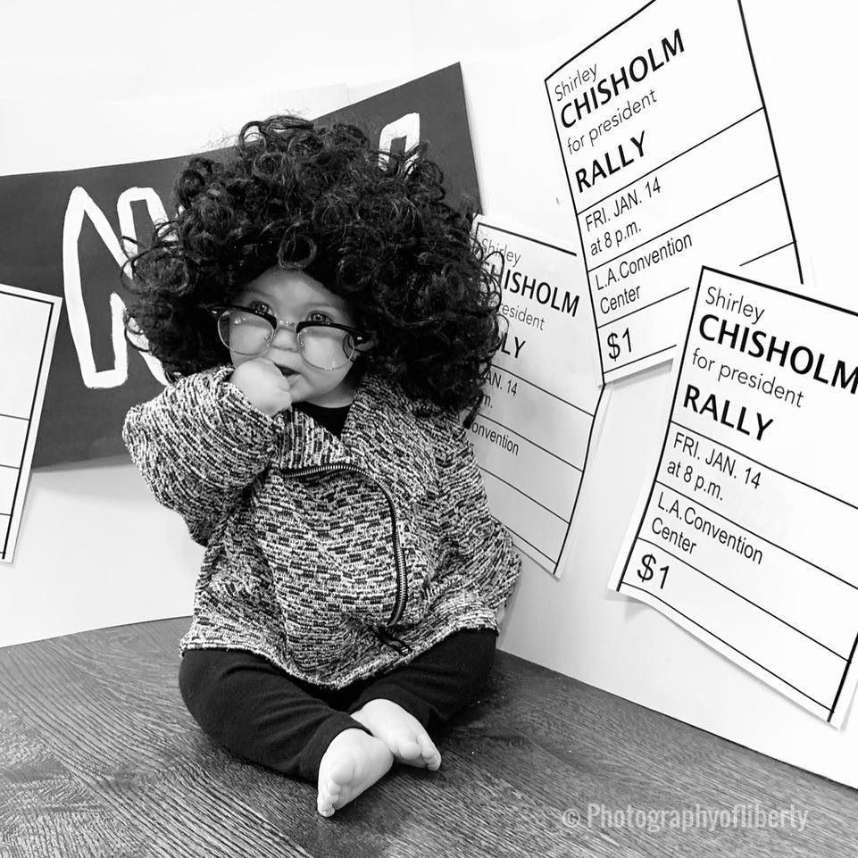 Bộ ảnh hút nghìn like: Cô bé 9 tháng tuổi được mẹ phối cho hàng chục bộ “cánh” nổi bần bật y như một cô nàng cá tính đích thực - Ảnh 19. Bộ ảnh hút nghìn like: Cô bé 9 tháng tuổi được mẹ phối cho hàng chục bộ “cánh” nổi bần bật y như một cô nàng cá tính đích thực - Ảnh 19.