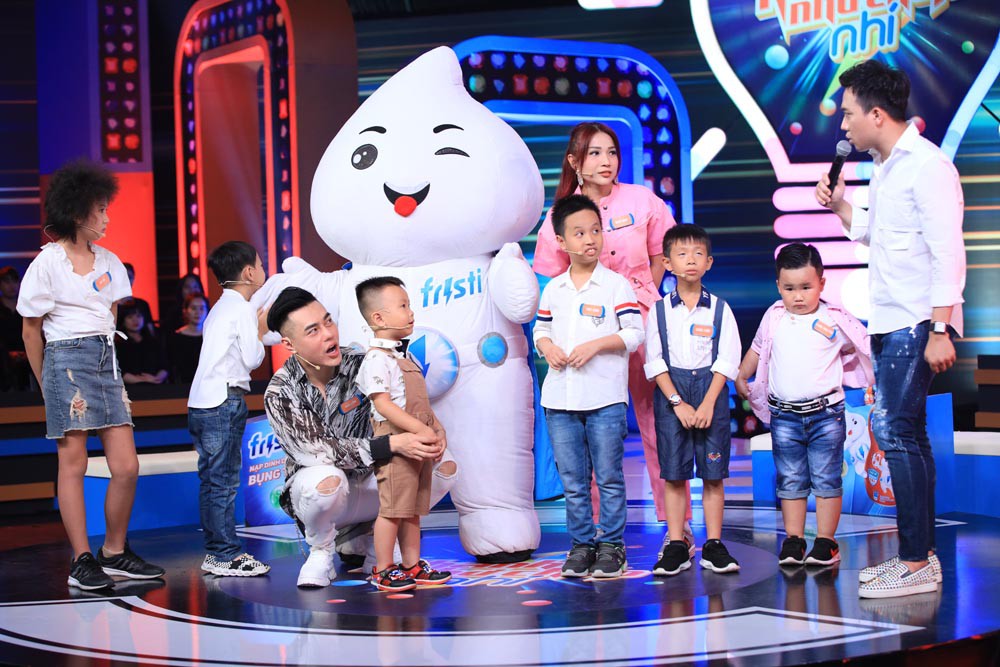 Nhanh như chớp nhí mùa 2: Khách mời suýt ngất trước câu hỏi lạ lùng về người chị tên Hương - Ảnh 2. Nhanh như chớp nhí mùa 2: Khách mời suýt ngất trước câu hỏi lạ lùng về người chị tên Hương - Ảnh 2.