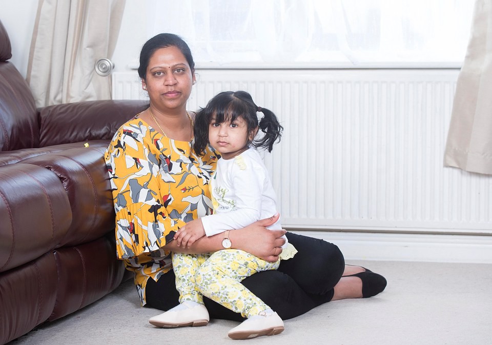 Bé gái nguy kịch sắp chết, bác sĩ cứu mạng bằng cách... ngửi ráy tai để chẩn đoán bệnh - Ảnh 3. Bé gái nguy kịch sắp chết, bác sĩ cứu mạng bằng cách... ngửi ráy tai để chẩn đoán bệnh - Ảnh 3.