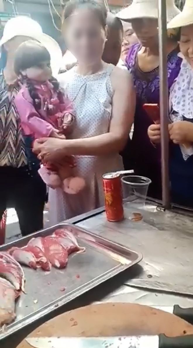 Nạn mê cuồng “búp bê ma” - Ảnh 3. Nạn mê cuồng “búp bê ma” - Ảnh 3.