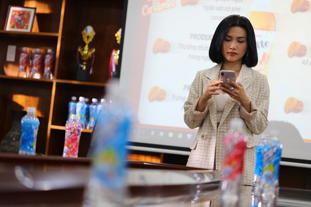 Vừa tái xuất, Harry Lu đã vướng phải tình tay ba với Trịnh Thảo - Sĩ Thanh - Ảnh 5. Vừa tái xuất, Harry Lu đã vướng phải tình tay ba với Trịnh Thảo - Sĩ Thanh - Ảnh 5.