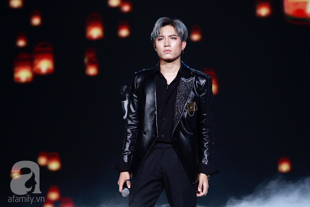 Super Junior khiến khán giả Việt vỡ òa với loạt hit khủng sau 7 năm - Ảnh 15. Super Junior khiến khán giả Việt vỡ òa với loạt hit khủng sau 7 năm - Ảnh 15.