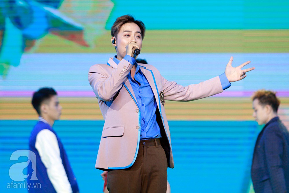 Super Junior khiến khán giả Việt vỡ òa với loạt hit khủng sau 7 năm - Ảnh 19. Super Junior khiến khán giả Việt vỡ òa với loạt hit khủng sau 7 năm - Ảnh 19.
