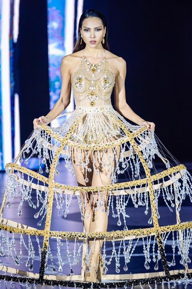Bạn gái tin đồn của Hoa hậu Kỳ Duyên: Gia thế khủng, hình thể nóng bỏng nhất nhì showbiz - Ảnh 6. Bạn gái tin đồn của Hoa hậu Kỳ Duyên: Gia thế khủng, hình thể nóng bỏng nhất nhì showbiz - Ảnh 6.