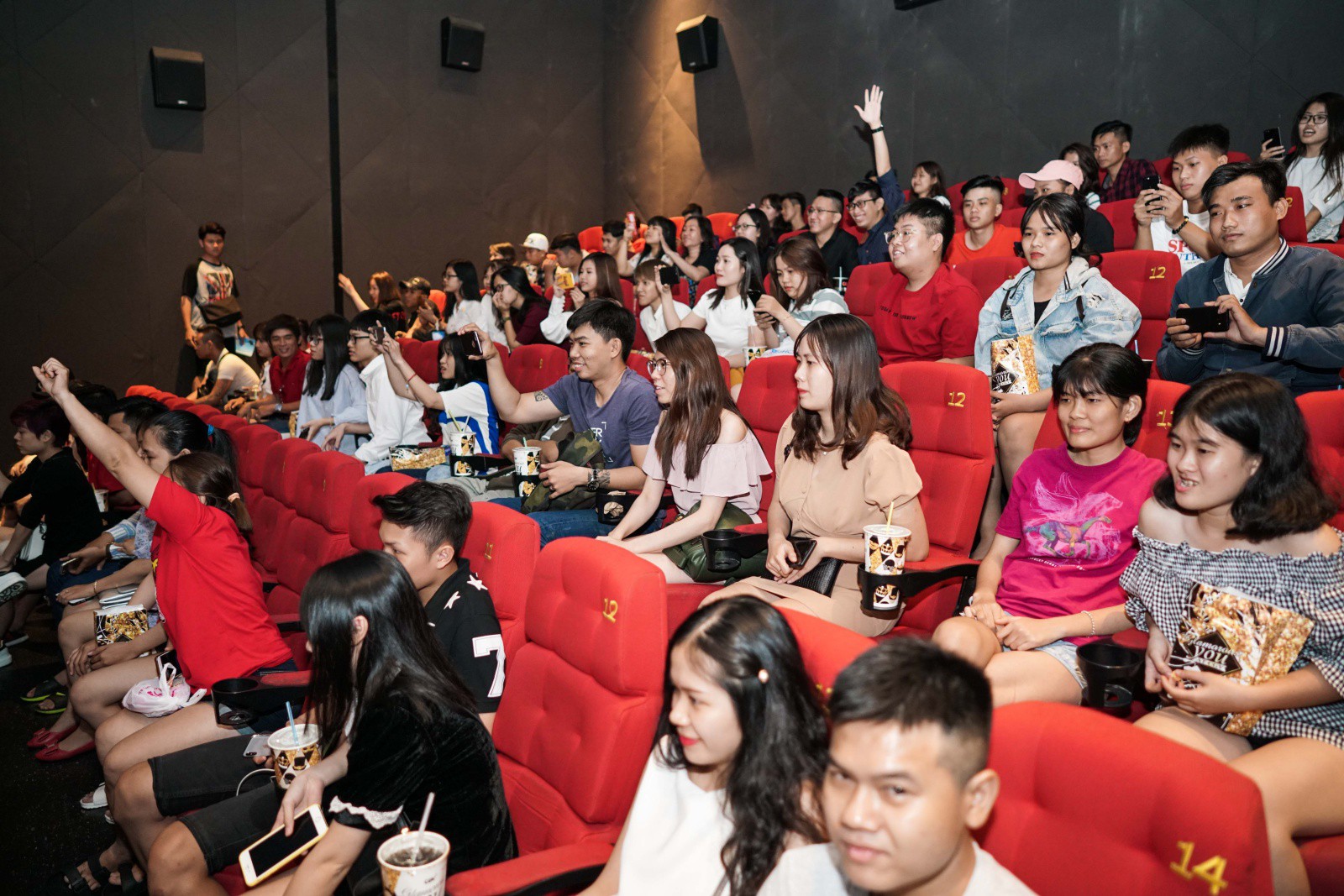 Thu Trang bày tỏ “Thương chồng lắm” giữa sự kiện quảng bá phim - Ảnh 9. Thu Trang bày tỏ “Thương chồng lắm” giữa sự kiện quảng bá phim - Ảnh 9.