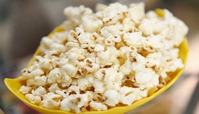 Thủ phạm gây sâu răng núp bóng những món ăn vặt được yêu thích mà cha mẹ hay cho con ăn mỗi ngày - Ảnh 2. Thủ phạm gây sâu răng núp bóng những món ăn vặt được yêu thích mà cha mẹ hay cho con ăn mỗi ngày - Ảnh 2.