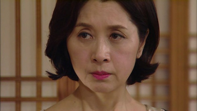 Bị mẹ chồng trách không đối xử với bà như mẹ đẻ, nàng dâu đáp lại một lời mà khiến bà xấu hổ ra mặt - Ảnh 1. Bị mẹ chồng trách không đối xử với bà như mẹ đẻ, nàng dâu đáp lại một lời mà khiến bà xấu hổ ra mặt - Ảnh 1.