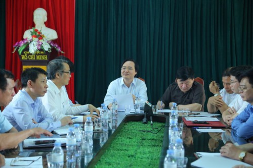 Chủ tịch tỉnh Hưng Yên tuyên bố sẽ cách chức toàn bộ Ban giám hiệu vụ nữ sinh bị lột đồ, đánh hội đồng - Ảnh 1.