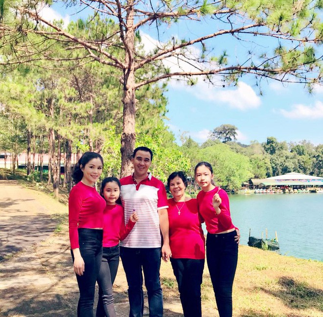 Vẻ đẹp lãng tử của Quyền Linh khi còn trẻ - Ảnh 12. Vẻ đẹp lãng tử của Quyền Linh khi còn trẻ - Ảnh 12.