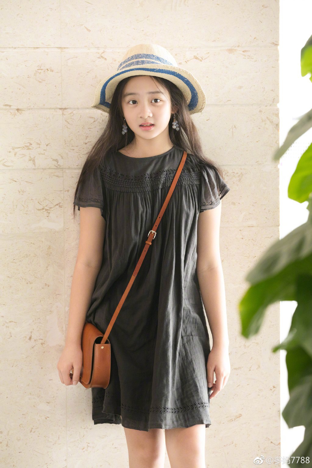 Sao nhí xinh đẹp của Bố ơi bản Trung lớn nhanh như thổi, gây sốt với chiều cao 1m7 khi mới 13 tuổi - Ảnh 5. Sao nhí xinh đẹp của Bố ơi bản Trung lớn nhanh như thổi, gây sốt với chiều cao 1m7 khi mới 13 tuổi - Ảnh 5.