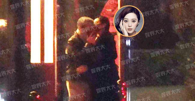 Điểm bất thường trong loạt ảnh Phạm Băng Băng &ocirc;m h&ocirc;n người đ&agrave;n &ocirc;ng lạ mặt l&uacute;c nửa đ&ecirc;m - Ảnh 2.